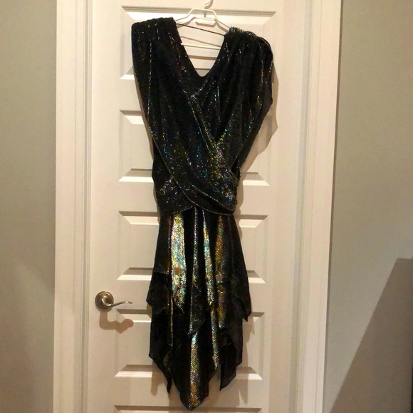 Vintage dress w/removable shoulder pads - Picture 6 of 11